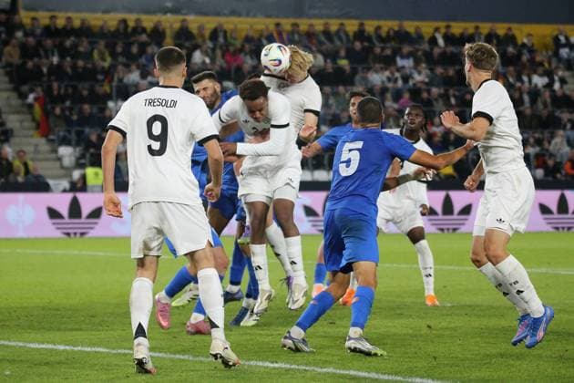 10.10.2025, xmohx, Fussball U 21 EM Qualifikation, Deutschland - Griechenland v.l. Tom Alexander Rothe (Deutsche Fussball Nationalmannschaft DFB U21, U 21 Torschuetze, erzielt das Tor, Treffer, scores the goal 2:2 (DFL DFB REGULATIONS PROHIBIT ANY USE OF PHOTOGRAPHS as IMAGE SEQUENCES and or QUASI-VIDEO) Jena
