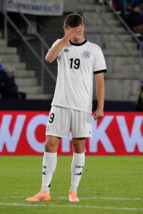 10.10.2025, xmohx, Fussball U 21 EM Qualifikation, Deutschland - Griechenland v.l. Dzenan Pejcinovic (Deutsche Fussball Nationalmannschaft DFB U21, U 21 Enttäuscht, traurig, frustriert (DFL DFB REGULATIONS PROHIBIT ANY USE OF PHOTOGRAPHS as IMAGE SEQUENCES and or QUASI-VIDEO) Jena