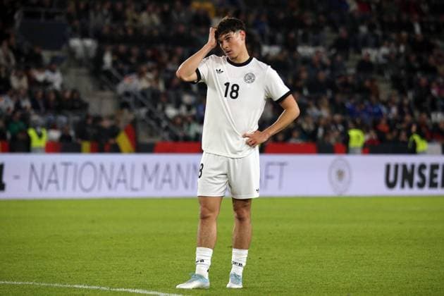 10.10.2025, xmohx, Fussball U 21 EM Qualifikation, Deutschland - Griechenland v.l. Mert Kömür (Deutsche Fussball Nationalmannschaft DFB U21, U 21 Enttäuscht, traurig, frustriert (DFL DFB REGULATIONS PROHIBIT ANY USE OF PHOTOGRAPHS as IMAGE SEQUENCES and or QUASI-VIDEO) Jena