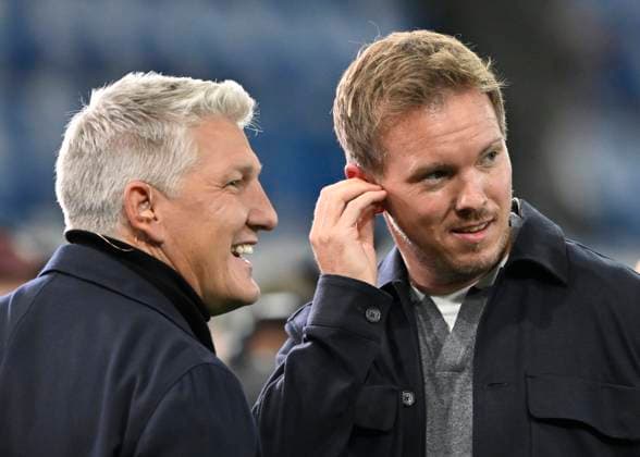 vor Spielbeginn: TV Experte Bastian Schweinsteiger im Gespraech Diskussion mit Bundestrainer Trainer Coach Julian Nagelsmann GER DFB Laenderspiel Deutschland GER vs Luxemburg LUX WM Qualifikation European Qualifiers 10.10.2025 DFL REGULATIONS PROHIBIT ANY USE OF PHOTOGRAPHS AS IMAGE SEQUENCES AND OR QUASI-VIDEO DFB Laenderspiel Deutschland GER vs Luxemburg LUX