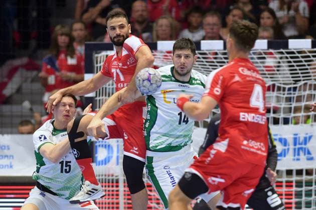 Mohamed Amine Darmoul (MT Melsungen 71) (M), Marko Mamic (SC DHfK Leipzig 14), Nikolaj Enderleit (MT Melsungen 4), Adam Loenn (SC DHfK Leipzig 15) (L) , GER, MT Melsungen - SC DHfK Leipzig, Handball, 1. Bundesliga, 8. Spieltag, Saison 2025 2026, 10.10.2025, GER, MT Melsungen - SC DHfK Leipzig, Handball, 1. Bundesliga, 8. Spieltag, Saison 2025 2026, 10.10.2025 Kassel Copyright: xEibner-Pressefotox xRolandxSippex EP_RSL