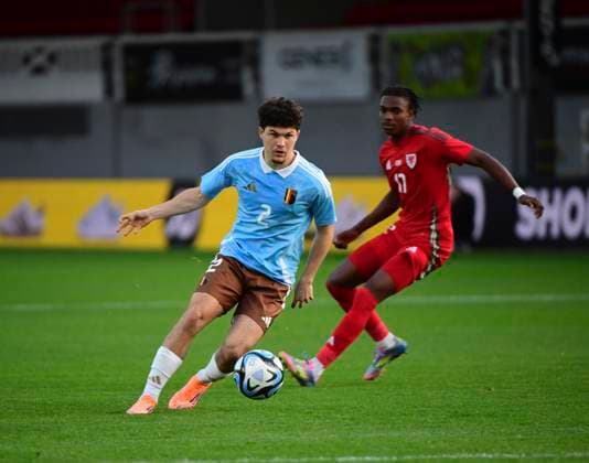 10th October 2025; Rodney Parade, Newport, Wales; Under 21 Euros Qualifying Football, Wales versus Belgium; Tanatswa Nyakuhwa of Wales beaten on the turn by Kyriani Sabbe of Belgium  AledxHopkins