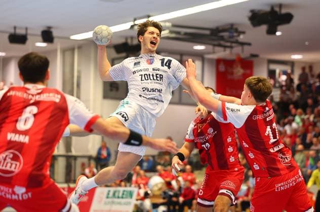 Torwurf von Fynn Nicolaus (Bietigheim) TuS Ferndorf vs SG BBM Bietigheim, Handball, 2. Bundesliga, 10.10.2025 TuS Ferndorf vs SG BBM Bietigheim, Handball, 2. Bundesliga, 10.10.2025 Kreuztal *** Goal shot by Fynn Nicolaus Bietigheim TuS Ferndorf vs SG BBM Bietigheim, Handball, 2 Bundesliga, 10 10 2025 TuS Ferndorf vs SG BBM Bietigheim, Handball, 2 Bundesliga, 10 10 2025 Kreuztal Copyright: xEibner-Pressefotox EP_RWS