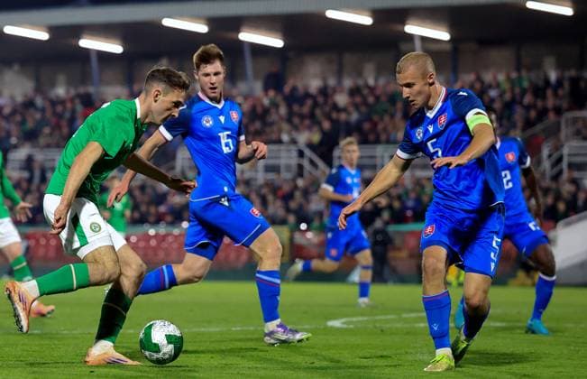 2027 UEFA Under 21 European Championship, EM, Europameisterschaft Qualifier, Turner™s Cross, Cork 10 10 2025 Republic of Ireland vs Slovakia Ireland s Mason Melia and Jakub Jakubko of Slovakia Mason Melia and Jakub Jakubko 10 10 2025  Copyright: x INPHO BryanxKeanex 0S2A4252 copy