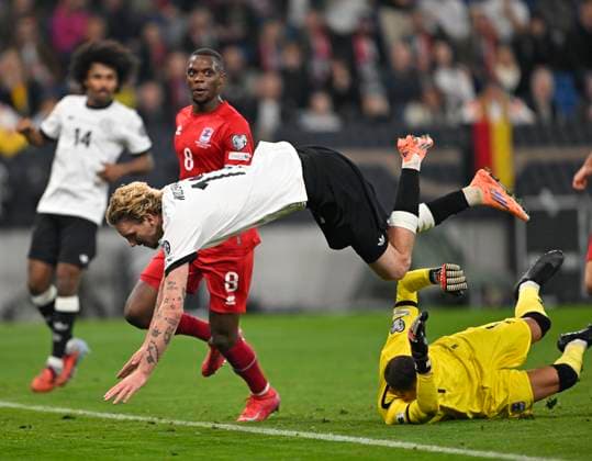 RECORD DATE NOT STATED 10.10.2025, Fussball WM-Qualifikation Europa 2025 26, 7.Spieltag, Deutschland - Luxemburg, in der PreZero-Arena (Sinsheim). v.l. Nick Woltemade (Deutschland) gegen Torwart Anthony Moris (Luxemburg)