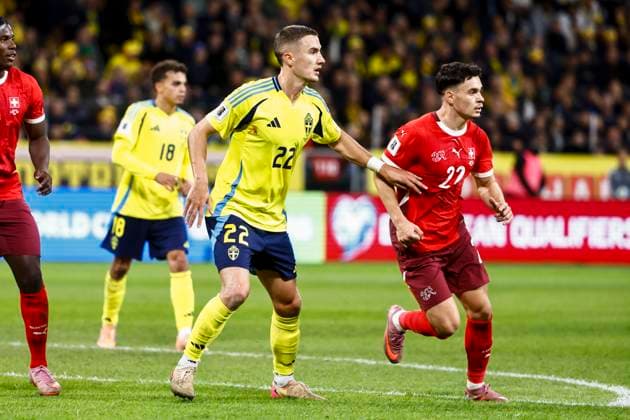 STOCKHOLM, SWEDEN 20251010 Sweden s Gustaf Lagerbielke and Switzerland s Fabian Rieder during Friday s World Cup qualifying soccer match between Sweden and Switzerland at Strawberry Arena, October 10, 2025 in Stockholm, Sweden. STOCKHOLM SWEDEN x60160x