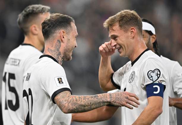 TOR zum 1:0 David Raum GER (22) Torjubel Gestik Geste Joshua Kimmich GER (06) Serge Gnabry GER (20) Nico Schlotterbeck GER (15) DFB Laenderspiel Deutschland GER vs Luxemburg LUX WM Qualifikation European Qualifiers 10.10.2025 DFL REGULATIONS PROHIBIT ANY USE OF PHOTOGRAPHS AS IMAGE SEQUENCES AND OR QUASI-VIDEO DFB Laenderspiel Deutschland GER vs Luxemburg LUX