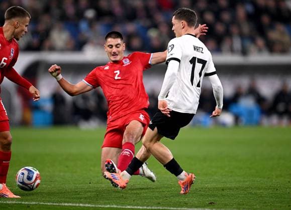 Fussball International Qualifikation WM 2026 in Sinsheim Gruppe A 3. Spieltag Deutschland - Luxenburg 10.10.2025 Seid Korac (li, Luxenburg) gegen Florian Wirtz (re, Deutschland) wird hierbei verletzt
