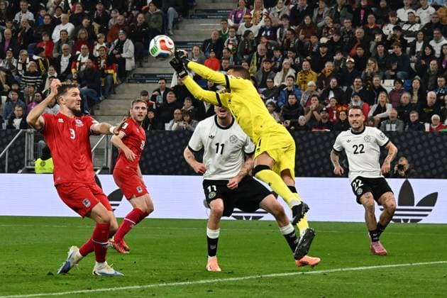 10.10.2025, xsltx, Fussball WM-Qualifikation 2026, Deutschland - Luxemburg v.l. Anthony Moris (Luxemburg) Nick Woltermade (Deutsche Fussball Nationalmannschaft DFB) Zweikampf, Aktion, action, battle for the ball (DFL DFB REGULATIONS PROHIBIT ANY USE OF PHOTOGRAPHS as IMAGE SEQUENCES and or QUASI-VIDEO) Sinsheim