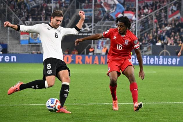 10.10.2025, xsltx, Fussball WM-Qualifikation 2026, Deutschland - Luxemburg v.l. Leon Goretzka (Deutsche Fussball Nationalmannschaft DFB) Leandro Barreiro (Luxemburg) Zweikampf, Aktion, action, battle for the ball (DFL DFB REGULATIONS PROHIBIT ANY USE OF PHOTOGRAPHS as IMAGE SEQUENCES and or QUASI-VIDEO) Sinsheim