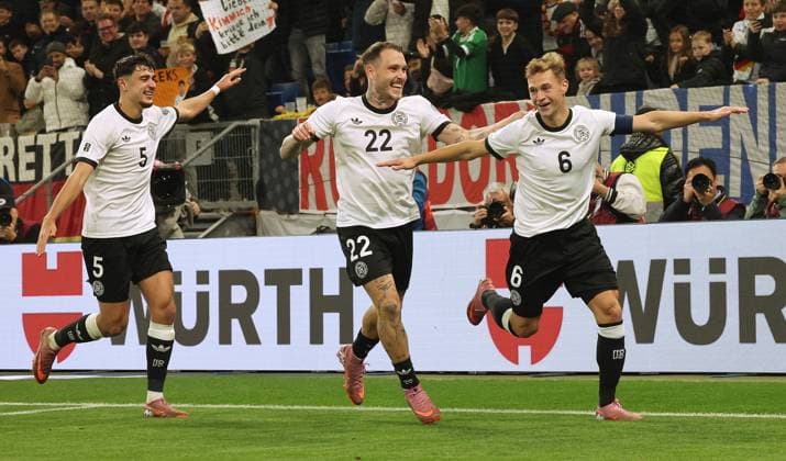 Sinsheim , Fußball Länderspiel WM Qualifikation ( Europa ) , Deutschland vs. Luxemburg , Jubel nach Tor zum 4 : 0 , von links: Aleksandar Pavlovic David Raum Torschütze Joshua Kimmich