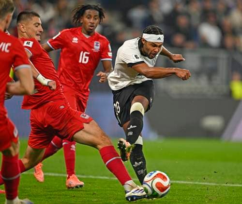 10.10.2025, Fussball WM-Qualifikation Europa 2025 26, 7.Spieltag, Deutschland - Luxemburg, in der PreZero-Arena (Sinsheim). Serge Gnabry (Deutschland) zieht ab.