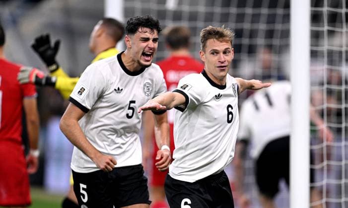 Fussball International Qualifikation WM 2026 in Sinsheim Gruppe A 3. Spieltag Deutschland - Luxenburg 10.10.2025 Jubel Deutschland nach dem Tor zum 4 - 0, v. li., Aleksandar Pavlovic , Torschuetze Joshua Kimmich
