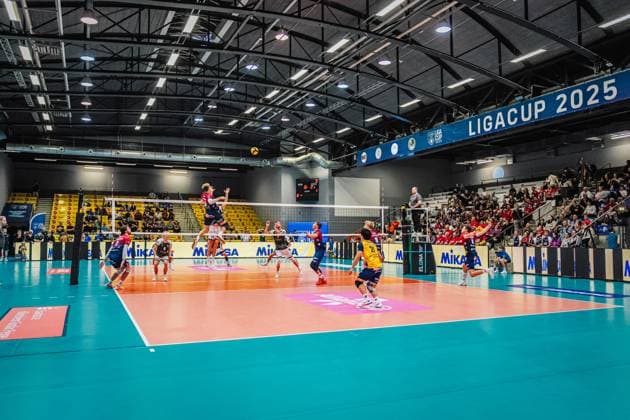Volleyball Herren Saison 2025 2026 Liga Cup 2025 SVG Lüneburg vs. FT 1844 Freiburg 10.10.2025 Die Sparkassen-Arena beim Liga Cup
