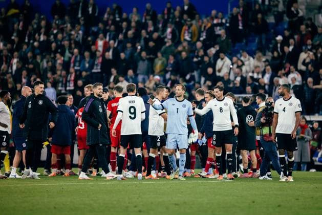 Sinsheim, Germany, October 10th 2025 Team Germany celebration after win with handshake during the UEFA European Qualifiers match between Germany vs. Luxemburg at PreZero Arena, in Sinsheim, Germany. (Gabor Baumgarten SPP) Copyright: xGaborxBaumgartenx xSPPx Sportspressphoto_SPR40807