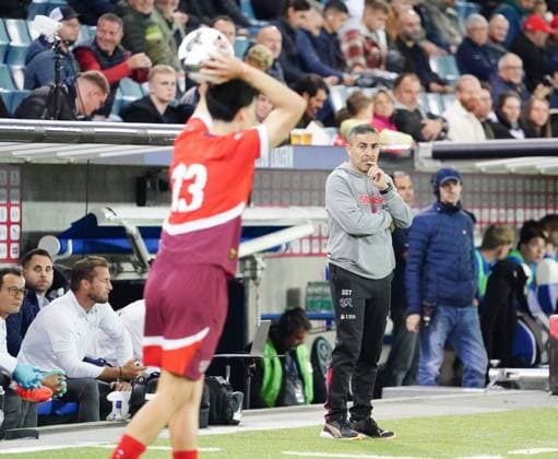 10.10.2025 Luzern Schweiz Swissporarena Fussball Herren European Under-21 Championship Schweiz-Island. Bild : Trainer Sascha Stauch (SUI) Aktion Einzelbild