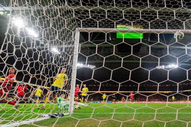 251010 Goalkeeper Viktor Johansson of Sweden when Johan Manzambi of Switzerland scores the 0-2 goal during the FIFA World Cup, WM, Weltmeisterschaft, Fussball Qualifier football match between Sweden and Switzerland on October 10, 2025 in Stockholm. Photo: Jesper Zerman BILDBYRAN kod JZ JM0740 bbeng fotboll football soccer fotball vm-kval kval fifa world cup qualifier qualifier qualification sverige sweden sverige a schweiz switzerlandbbauto Copyright: JESPERxZERMAN BB251010JZ085