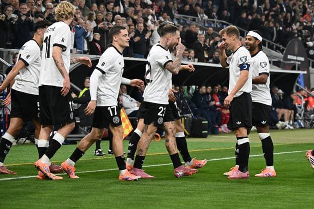 10.10.2025, xsltx, Fussball WM-Qualifikation 2026, Deutschland - Luxemburg v.l. Torjubel nach dem Tor zum celebrating the goal celebrate 1:0 durch David Raum (Deutsche Fussball Nationalmannschaft DFB) (DFL DFB REGULATIONS PROHIBIT ANY USE OF PHOTOGRAPHS as IMAGE SEQUENCES and or QUASI-VIDEO) Sinsheim