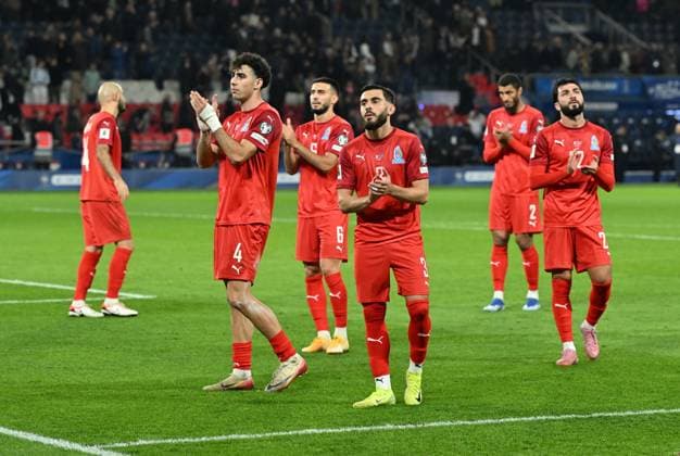 France v Azerbaijan - FIFA World Cup, WM, Weltmeisterschaft, Fussball 2026 Qualifying PARIS, FRANCE - OCTOBER 10: Players of Azerbaijan applaud their supporters after the FIFA World Cup 2026 Qualifying Group D match between France and Azerbaijan at Parc des Princes Stadium in Paris, France on October 10, 2025. Mustafa Yalcin Anadolu Paris France. Editorial use only. Please get in touch for any other usage.  Copyright: x2025xAnadoluxMustafaxYalcinx