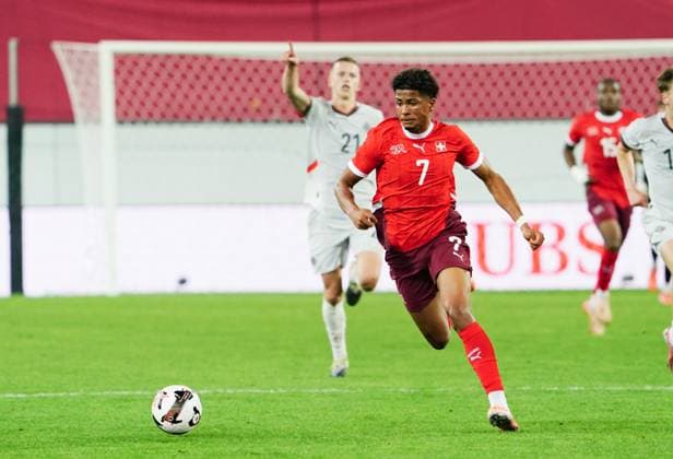 10.10.2025 Luzern Schweiz Swissporarena Fussball Herren European Under-21 Championship Schweiz-Island. Bild : Ethan Meichtry (SUI) Aktion Einzelbild