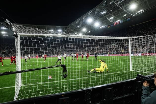 Fussball, UEFA European Qualifiers WM Qualifikation Europa Gruppe A - 7.Spieltag Deutschland - Luxemburg 10.10.2025, PreZero Arena Joshua Kimmich (Deutschland, 6) trifft per Elfmeter zum 2-0 Sinsheim PreZero Arena Baden-Württemberg Deutschland