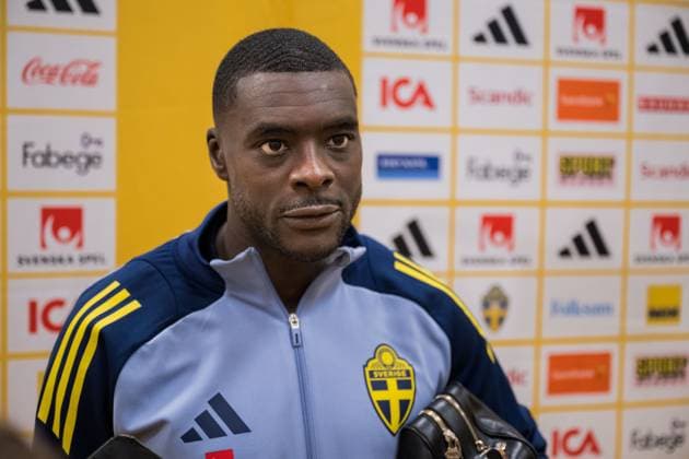 251010 Ken Sema of Sweden in the mixed zone after the FIFA World Cup, WM, Weltmeisterschaft, Fussball Qualifier football match between Sweden and Switzerland on October 10, 2025 in Stockholm. Photo: Jesper Zerman BILDBYRAN kod JZ JM0740 bbeng fotboll football soccer fotball vm-kval kval fifa world cup qualifier qualifier qualification sverige sweden sverige a schweiz switzerlandbbauto Copyright: JESPERxZERMAN BB251010JZ118