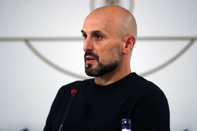 10.10.2025, xmohx, Fussball U 21 EM Qualifikation, Deutschland - Griechenland v.l. Trainer Coach Antonio Di Salvo (Deutsche Fussball Nationalmannschaft DFB U21, U 21 auf der Pressekonferenz nach dem Spiel (DFL DFB REGULATIONS PROHIBIT ANY USE OF PHOTOGRAPHS as IMAGE SEQUENCES and or QUASI-VIDEO) Jena