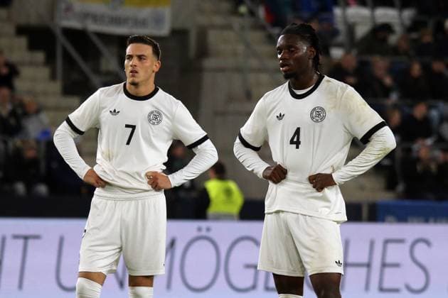 10.10.2025, xmohx, Fussball U 21 EM Qualifikation, Deutschland - Griechenland v.l. Said El Mala (Deutsche Fussball Nationalmannschaft DFB U21, U 21 Hendry Blank (Deutsche Fussball Nationalmannschaft DFB U21) Enttäuscht, traurig, frustriert (DFL DFB REGULATIONS PROHIBIT ANY USE OF PHOTOGRAPHS as IMAGE SEQUENCES and or QUASI-VIDEO) Jena