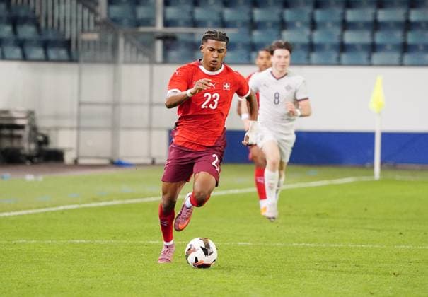 10.10.2025 Luzern Schweiz Swissporarena Fussball Herren European Under-21 Championship Schweiz-Island. Bild : Junior Ze (SUI) Aktion Einzelbild