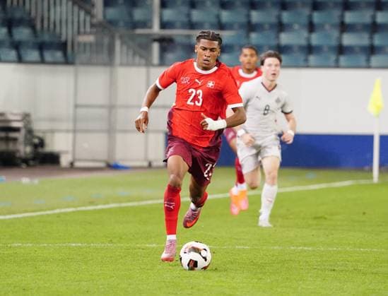 10.10.2025 Luzern Schweiz Swissporarena Fussball Herren European Under-21 Championship Schweiz-Island. Bild : Junior Ze (SUI) Aktion Einzelbild