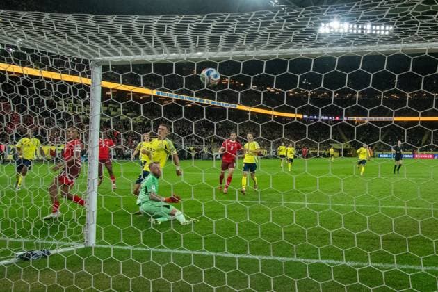 Strawberry Arena, Solna, Sweden, Oct 10th 2025: Johan Manzambi (9 Switzerland) scores 2-0 in the FIFA World Cup, WM, Weltmeisterschaft, Fussball Qualifiers game on October 10th 2025 between Sweden and Switzerland at Strawberry Arena in Solna, Sweden (Peter Sonander SPP) Copyright: xPeterxSonander SPPx spp-en-PeSo-PSon-20251010-223529_PS_7499