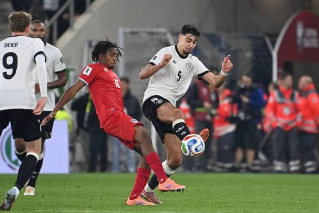 Alexander PAVLOVIC (GER), Aktion,Zweikampf gegen Leandro Barreiro (LUX). Fussball Laenderspiel, WM Qualifikation Gruppe A Spieltag 07 Deutschland (GER) - Luxemburg (LU) 4-0 am 10.10.2025, PreZero Arena Sinsheim