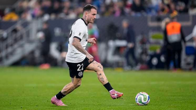 David Raum (Deutschland, 22), am Ball, Freisteller, Ganzkörper, Einzelbild, Einzelfoto, Aktion, Action, 10.10.2025, Sinsheim (Deutschland), Fussball, WM-Qualifikation, Deutschland - Luxemburg, THE EVENT REGULATIONS PROHIBIT ANY USE OF PHOTOGRAPHS AS IMAGE SEQUENCES AND OR QUASI-VIDEOS.