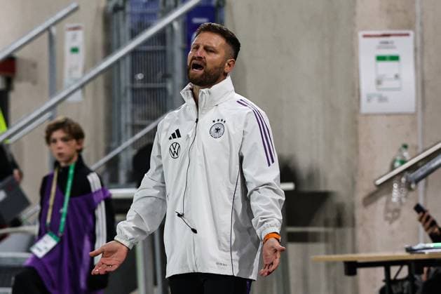 Co-Trainer Shkodran Mustafi (Deutschland) - EM-Qualifikation U 21 Gruppe F Länderspiel Deutschland vs. Griechenland in der ad hoc Arena im Ernst-Abbe-Sportfeld in Jena - Fußball,Mann,Männer,Deutschland,10.10.2025