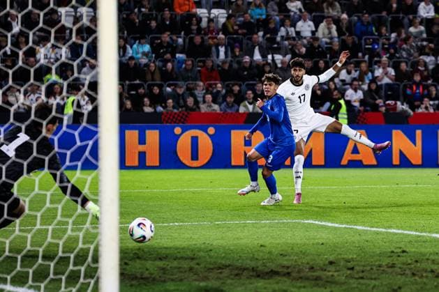 Torschütze Muhammed Damar (Deutschland,17) trifft zum 1-2 - EM-Qualifikation U 21 Gruppe F Länderspiel Deutschland vs. Griechenland in der ad hoc Arena im Ernst-Abbe-Sportfeld in Jena - Aktion,Fußball,Mann,Männer,Deutschland,10.10.2025
