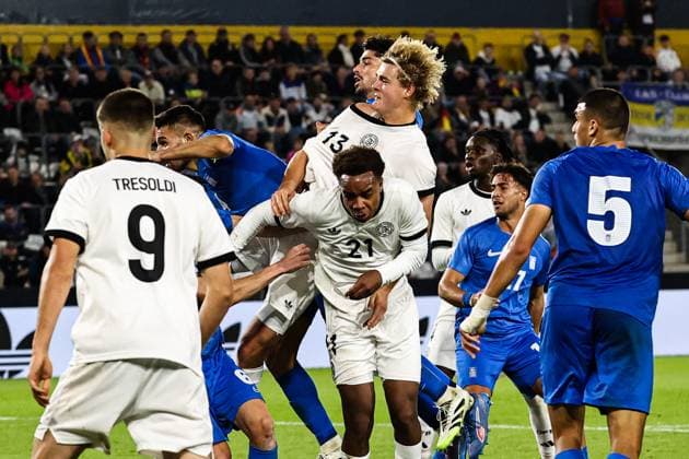 Torschütze Tom Alexander Rothe (Deutschland,13) trifft zum 2-2 - EM-Qualifikation U 21 Gruppe F Länderspiel Deutschland vs. Griechenland in der ad hoc Arena im Ernst-Abbe-Sportfeld in Jena - Aktion,Fußball,Mann,Männer,Deutschland,10.10.2025