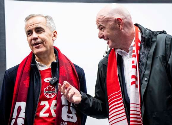 October 10, 2025, Montreal, Pq, CANADA: Prime Minister Mark Carney and FIFA President Gianni Infantino speak to Canada players following International Friendly, Länderspiel, Nationalmannschaft soccer action between Canada and Australia, in Montreal, on Friday, October 10, 2025. Canada News - October 10, 2025 - ZUMAc35_ 20251010_zaf_c35_134 Copyright: xChristopherxKatsarovx