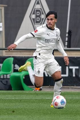 10.10.2025, Fussball: Freundschaftsspiel, Borussia Moenchengladbach - SC Preussen Muenster, Saison 2025 2026, Fohlenplatz am Borussia Park in Moenchengladbach. Can Armando Guener (Borussia Moenchengladbach, 49) am Ball. Foto: Kirchner-Media Thomas Haesler Copyright: xKirchner-Media ThomasxHaeslerx