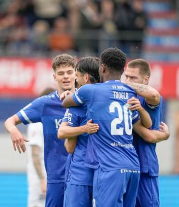 11.10.2025, Hänsch-Arena, Meppen, GER, Regionalliga-Nord, 14. Spieltag: SV Meppen vs BW Lohne, Meppens 1:0-Jubel nach Treffer von Thorben Deters (SV Meppen 14), verdeckt DFL REGULATIONS PROHIBIT ANY USE OF PHOTOGRAPHS AS IMAGE SEQUENCES AND OR QUASI-VIDEO. Meppen Niedersachsen Deutschland Hänsch-Arena