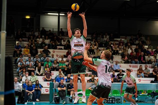 Volleyball I Herren I Saison 2025 2026 I Volleyball Bundesliga Ligacup I FT 1844 Freiburg - SWD Powervolleys Düren I 11.10.2025 Lorenz Rudolf (7, FT 1844 Freiburg) im Zuspiel Copyright: xLobeca Bjorn-OlexKehmx