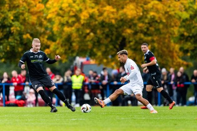 11.10.2025, GER, Fussball, Maenner, Saison 2025 2026, Thueringen-Pokal Achtelfinale, FSV 06 Ohratal - FC Rot-Weiss Erfurt Sejdo Durakov (FC Rot-Weiss Erfurt) 99885 Ohrdruf Sportplatz Rasenplatz Stadio Thüringen Deutschland