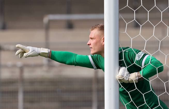 11.10.2025, Deutschland, Stuttgart, Fussball Regionalliga Südwest, SV Stuttgarter Kickers vs. Bahlinger SC, Luca Petzold (BSC)