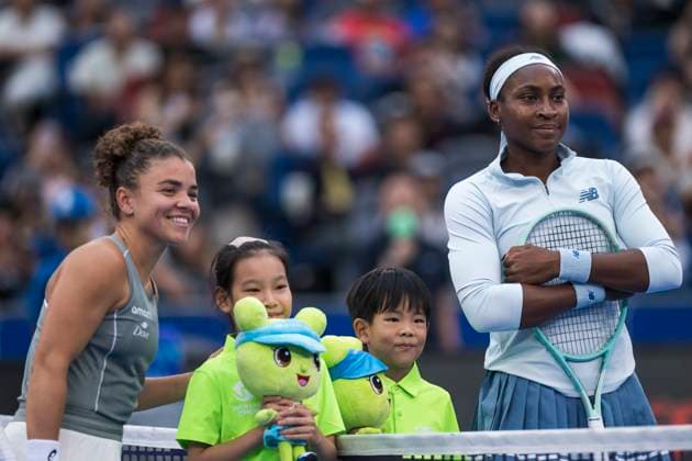 (251011) -- WUHAN, Oct. 11, 2025 -- Coco Gauff (R) of the United States and Jasmine Paolini of Italy pose for photograph before the women s singles semifinal at the 2025 Wuhan Open tennis tournament in Wuhan, central China s Hubei Province, Oct. 11, 2025. ) (SP)CHINA-WUHAN-TENNIS-WUHAN OPEN-WOMEN S SINGLES (CN) WuxZhizun 