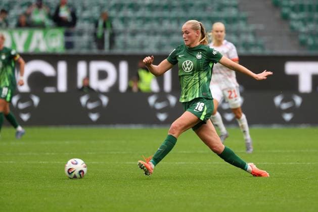 VfL - Bayern, BL Frauen Wolfsburg, 11.10.2025, FUßBALL - VfL Wolfsburg vs. FC Bayern München, Google Pixel Frauen-Bundesliga, Saison 2025 26. Camilla Küver (VfL Wolfsburg) Wolfsburg