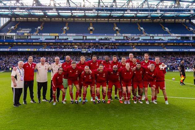 Football - LFC Foundation Friendly - Chelsea FC Legends v Liverpool FC Legends LONDON, ENGLAND - Saturday, October 11, 2025: Liverpool players line-up for a team group, Mannschaftsbild, Totale photograph before the LFC Foundation match between Chelsea FC Legends and Liverpool FC Legends at Stamford Bridge. (Photo by David Rawcliffe Propaganda) LONDON Stamford Bridge GREATER LONDON ENGLAND  Copyright: xDavidxRawcliffex P2025-10-11-Chelsea_Legends_Liverpool_Legends-91