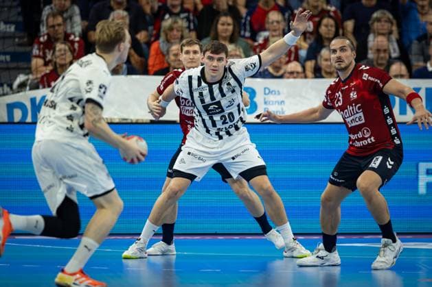 DAIKIN HBL: SG Flensburg-Handewitt vs THW Kiel; 11.10.25 Kampf am Kreis Lukas Laube (Nr.20, THW Kiel) DAIKIN HBL: SG Flensburg-Handewitt vs THW Kiel, GP JOULE Arena am 11.10.25 Copyright: xBEAUTIFULxSPORTS MarioxM.xKobergx