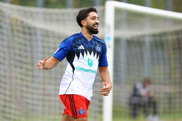 10 Immanuel Pherai (Hamburger SV U21, U 21 bejubelt seinen Treffer zum 4:1. Fußball I Herren I Regionalliga Nord I Saison 2025-2026 I 14. Spieltag I Hamburger SV U21 - SV Werder Bremen U23 I 11.10.2025 I Stadion Hoheluft