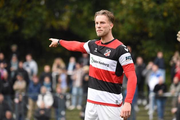 Fußball I Herren I Saison 2025 2026 I Regionalliga Nord I 14. Spieltag I Altona 93 - SV Drochtersen Assel I 11.10.2025 Rasmus Tobinski ( 17, AFC) (Nur zur redaktionellen Nutzung.) Hamburg Adolf-Jäger-Kampfbahn, Griegstr. 62 Hamburg Deutschland Copyright: xLobeca RobertoxSeidelx