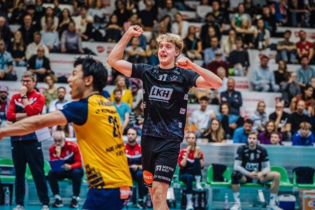 Volleyball Herren Saison 2025 2026 Liga Cup 2025 VfB Friedrichshafen vs. SVG Lüneburg 11.10.2025 Axel Enlund ( 17 SVG Lüneburg) jubelt