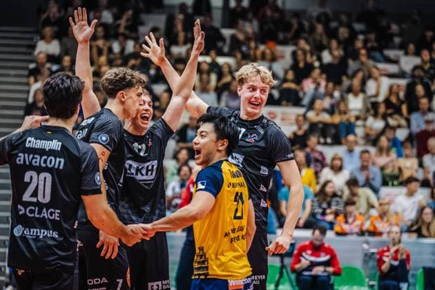 Volleyball Herren Saison 2025 2026 Liga Cup 2025 VfB Friedrichshafen vs. SVG Lüneburg 11.10.2025 Die Mannschaft der SVG Lüneburg jubelt